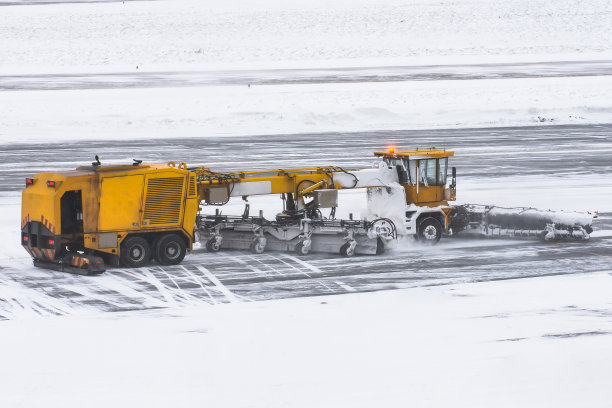 机场扫雪
