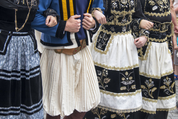 costume