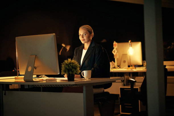 仅一个中老年女人