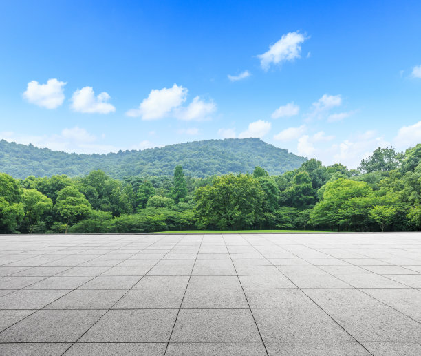 天空远山太阳