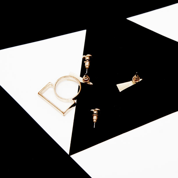 earring