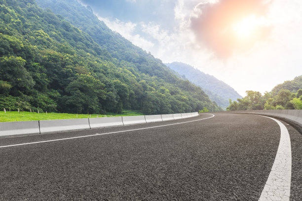 公路小山太阳背景素材