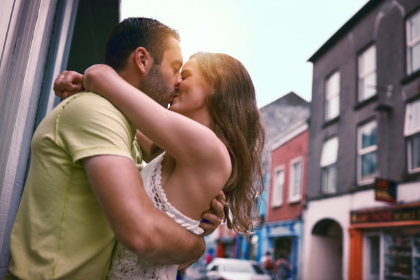 kiss