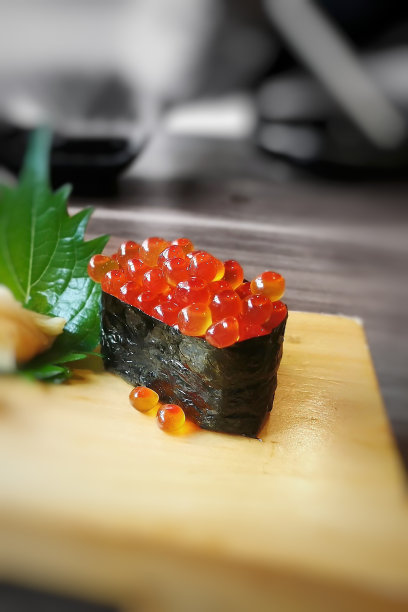 绿鱼籽寿司