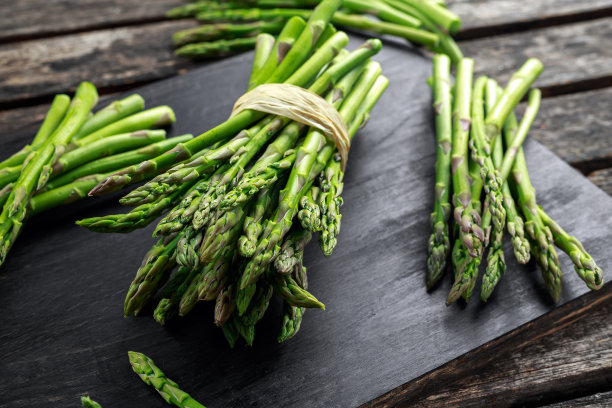 officinalis