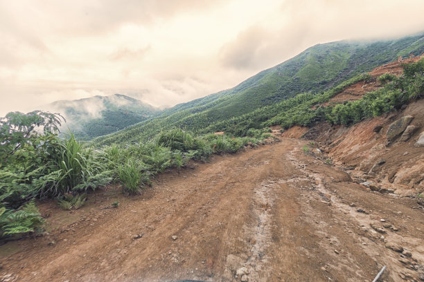 山路