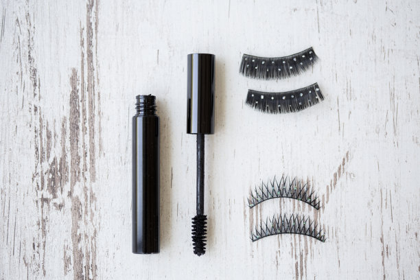 mascara