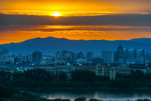 北京,北海公园夜景