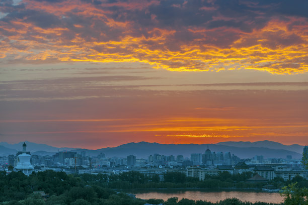 北京,北海公园夜景