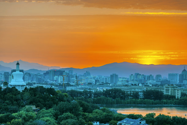 北京,北海公园夜景