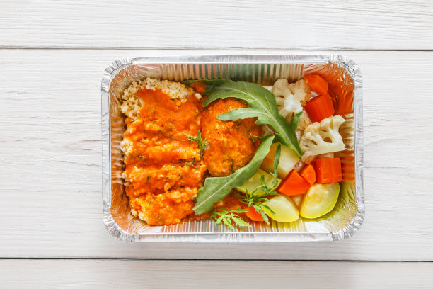 荤素搭配的美味盒饭