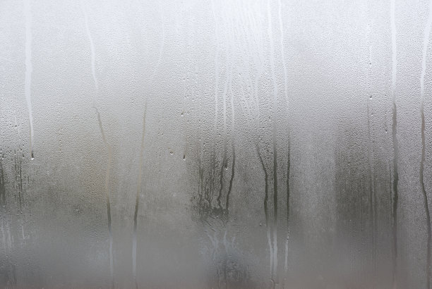 雨后薄雾