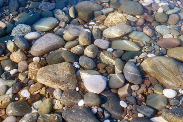 水中奇石