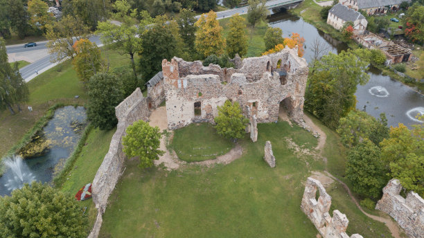 航拍欧洲中世纪城堡废墟