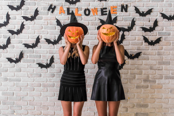 costume