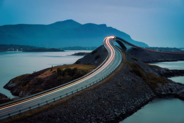 桥梁夜景