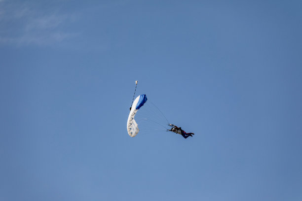 双人滑翔伞