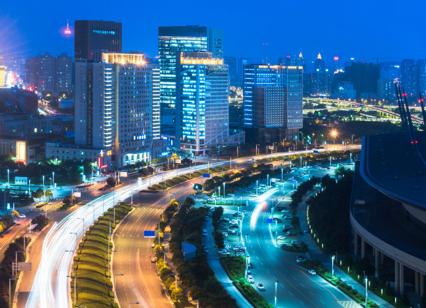 城市道路慢门摄影