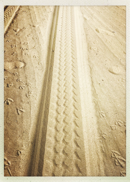 沙滩车痕