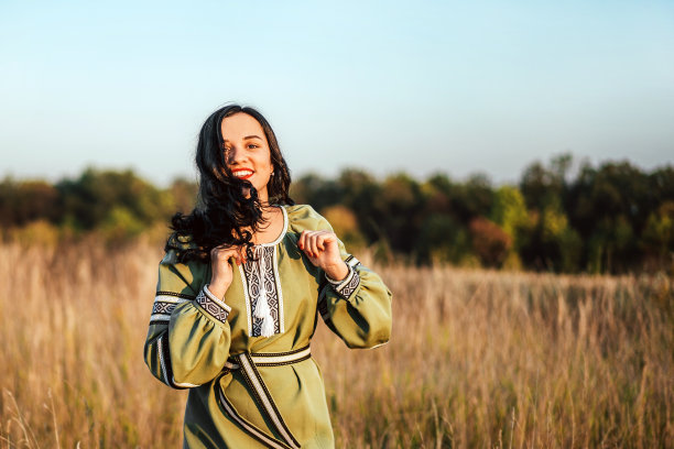绣花美女头像