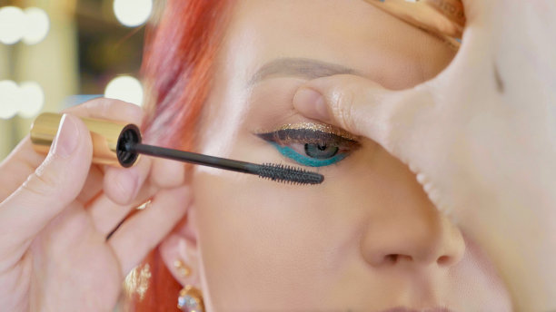 mascara