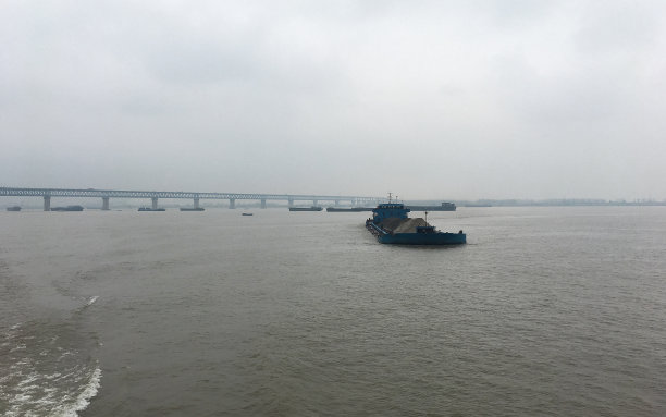 长江上的码头