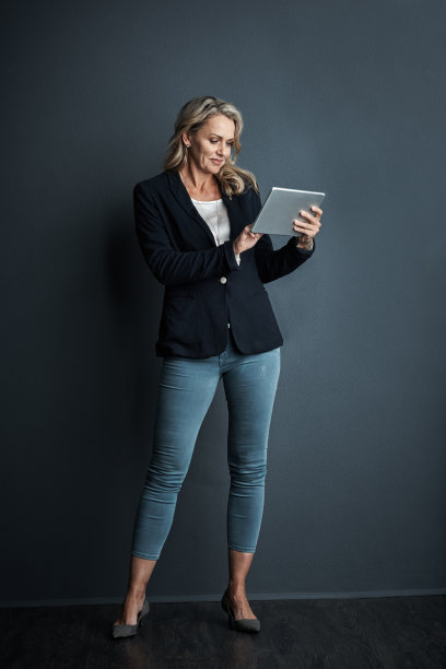 仅一个中老年女人