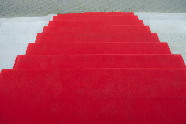楼梯红地毯