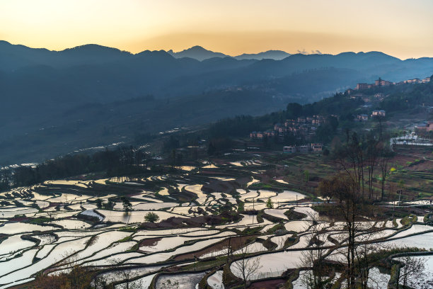 云南 美景 旅游海报