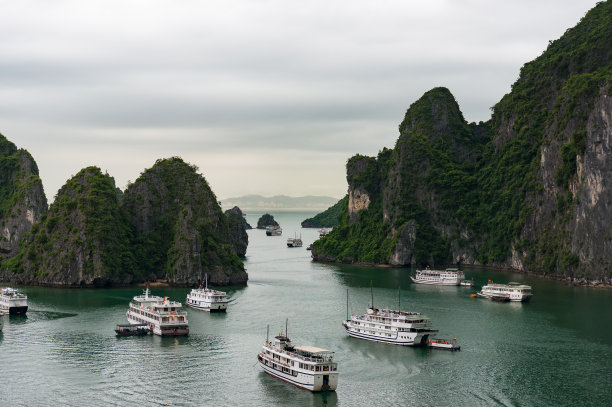 越南下龙湾景区溶洞