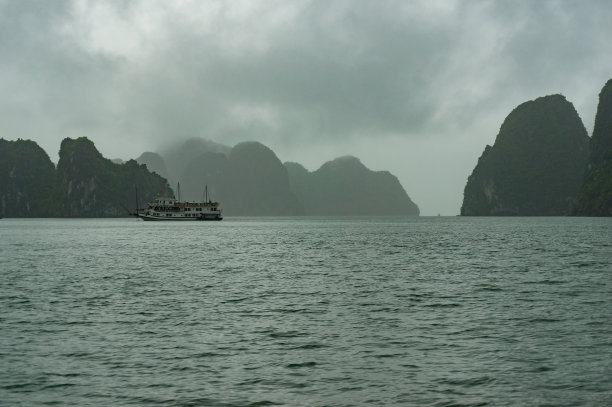 越南下龙湾景区溶洞