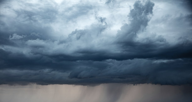 暴雨天气