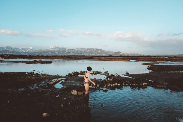 湖景浴缸