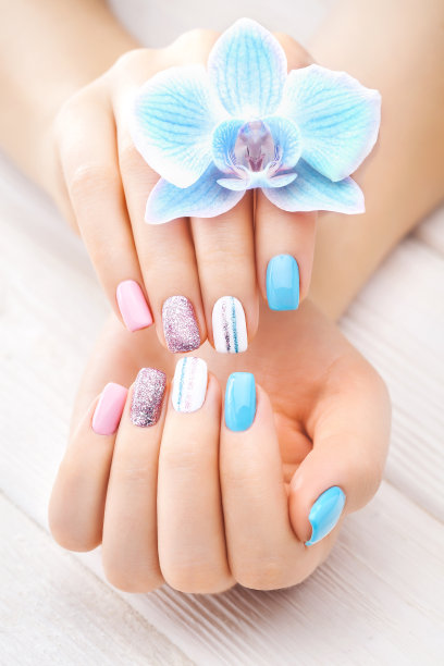 nails