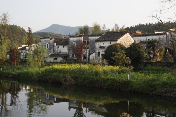 乡村小河流