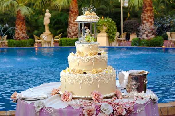 婚礼蛋糕雕像