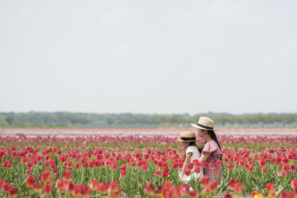 草帽女孩