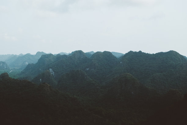 越南下龙湾景区溶洞