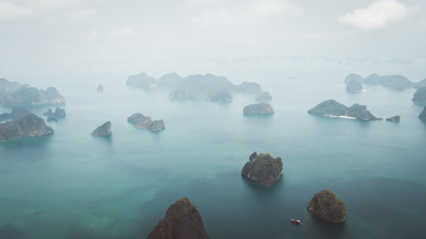 越南下龙湾景区溶洞