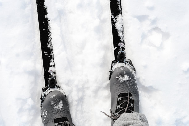 雪地上的运动器械