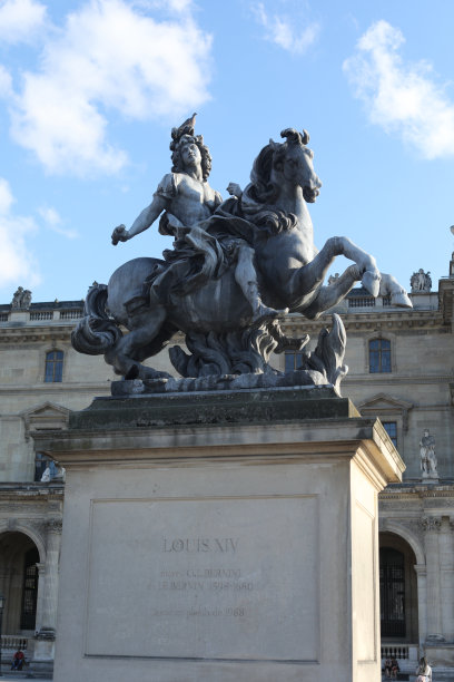 louvre