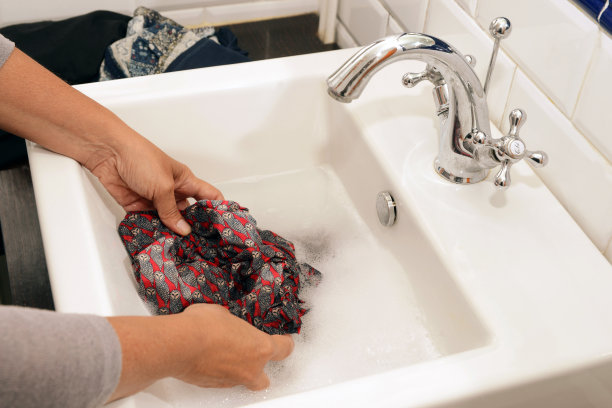 launder