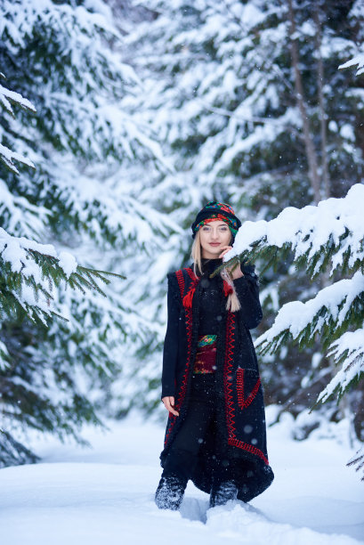 红衣图案优雅美人