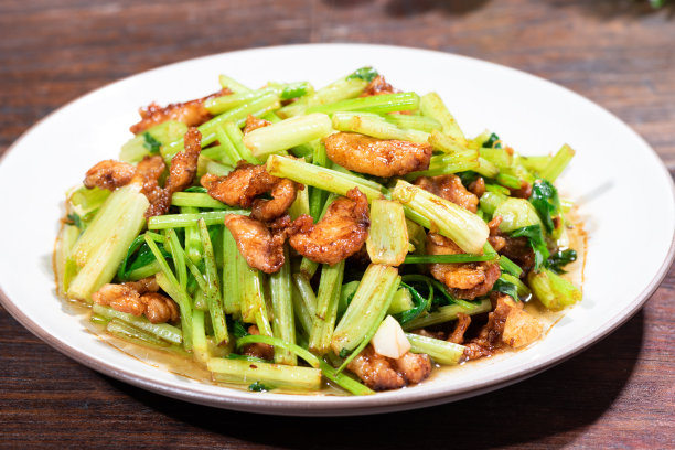 芹菜炒肉