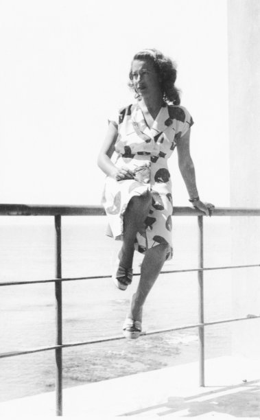 1946