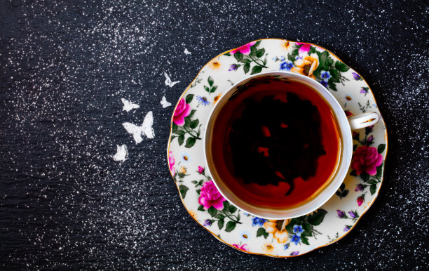 花卉图案精美陶瓷餐盘