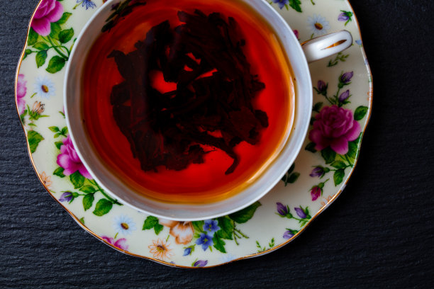 花卉图案精美陶瓷餐盘