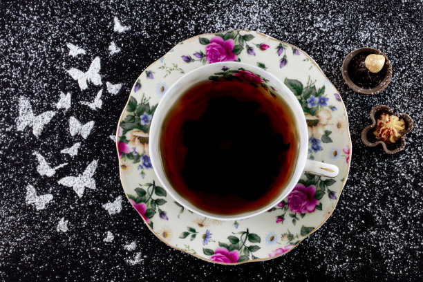 花卉图案精美陶瓷餐盘