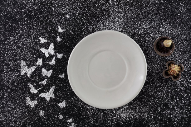 花卉图案精美陶瓷餐盘