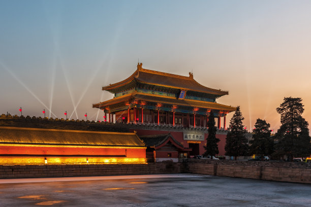 晚霞下的北京城市建筑群